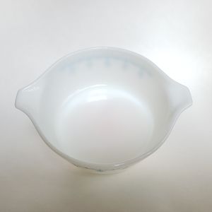 Pyrex Other - Pyrex snowflake garland milk glass dish Pyrex Other - Pyrex snowflake garland milk glass dish